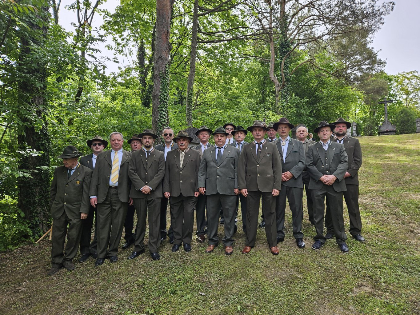 Procesija prema Crkvi sv. Florijana i prisustvovanje sv. misi